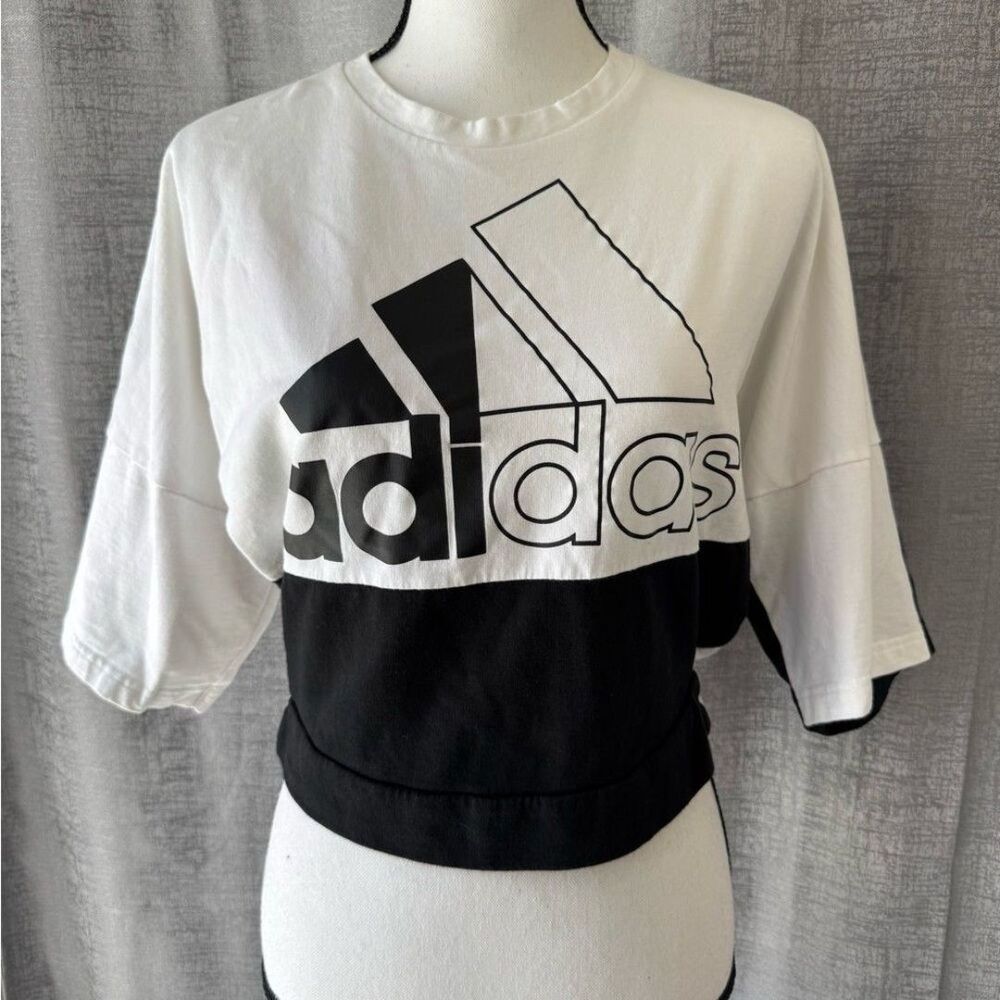 Adidas Monochrome Logo Crop Top/T-Shirt - Size S (A077)